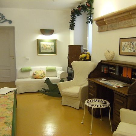 Elizabeth B&B Кальяри Экстерьер фото