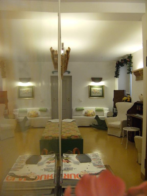 Elizabeth B&B Кальяри Экстерьер фото